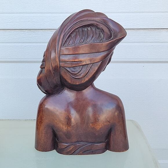 Hand Carved Man & Women Bust - Picture 5 of 7